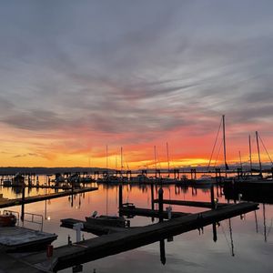 Jetty Bar & Grille